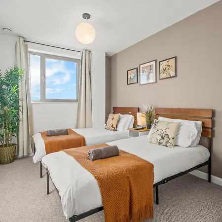 Pan Asian With Free Park - 28 Night Apartment Birmingham
