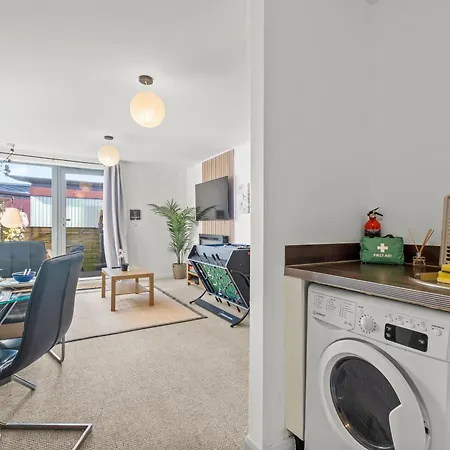 Pan Asian With Free Park - 28 Night Apartment